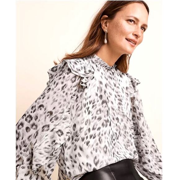 Ann Taylor snow leopard ruffled sleeve mock neck top white black casual size XL - Picture 16 of 16